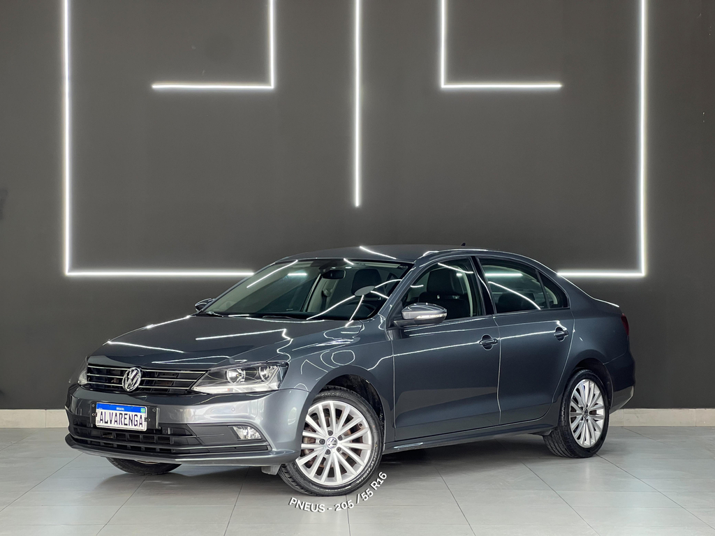 Volkswagen Jetta Cinza
