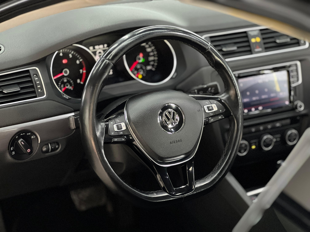 Volkswagen Jetta Cinza