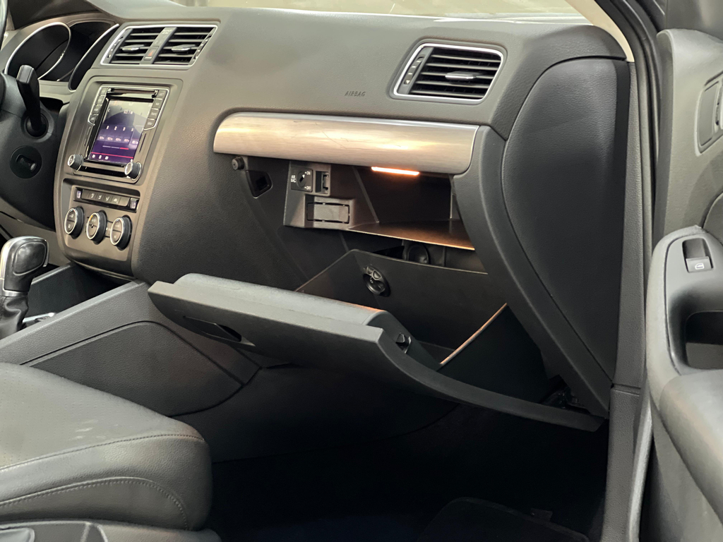 Volkswagen Jetta Cinza