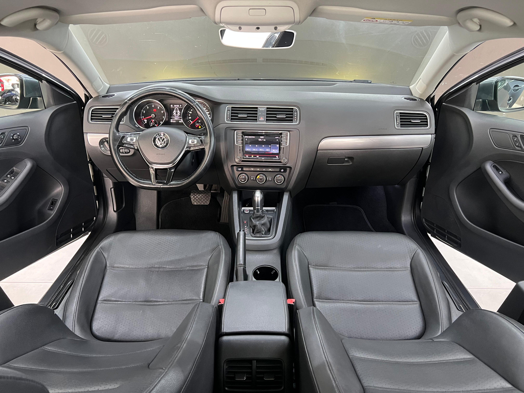 Volkswagen Jetta Cinza