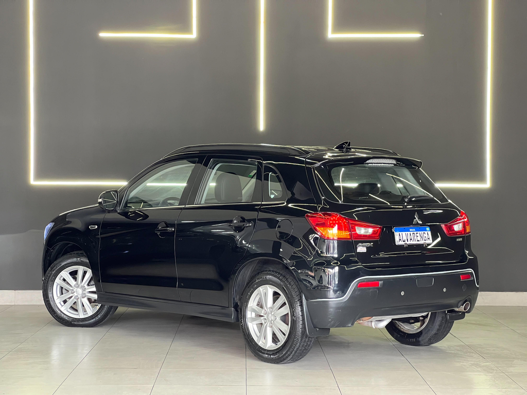 Mitsubishi ASX Preto