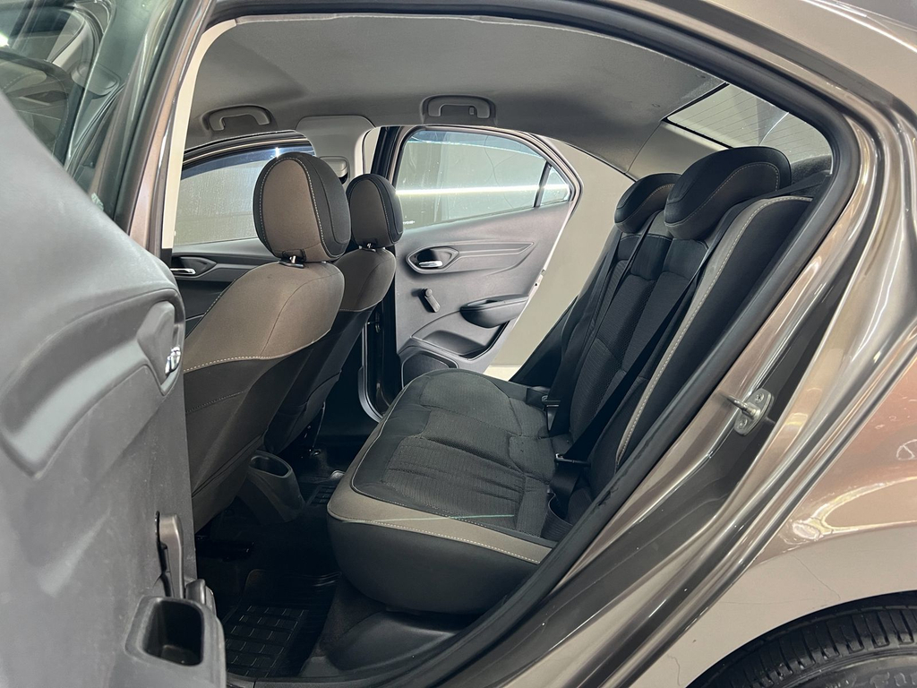 Chevrolet Prisma Cinza