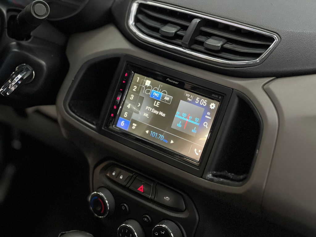 Chevrolet Prisma Cinza