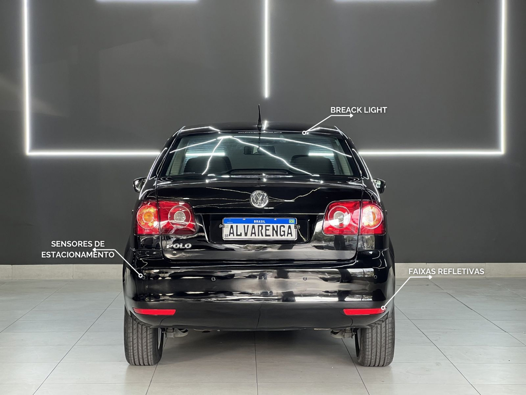 Volkswagen Polo Sedan Preto