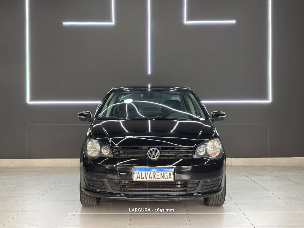 Volkswagen Polo Sedan Preto