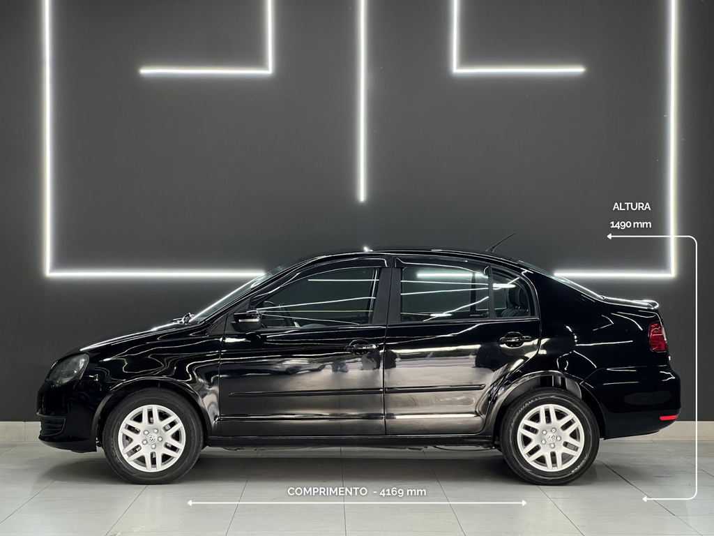 Volkswagen Polo Sedan Preto