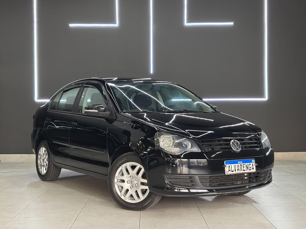 Volkswagen Polo Sedan Preto
