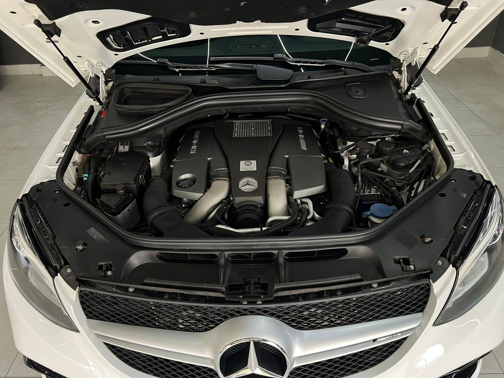 Mercedes Benz GLE-63 Branco