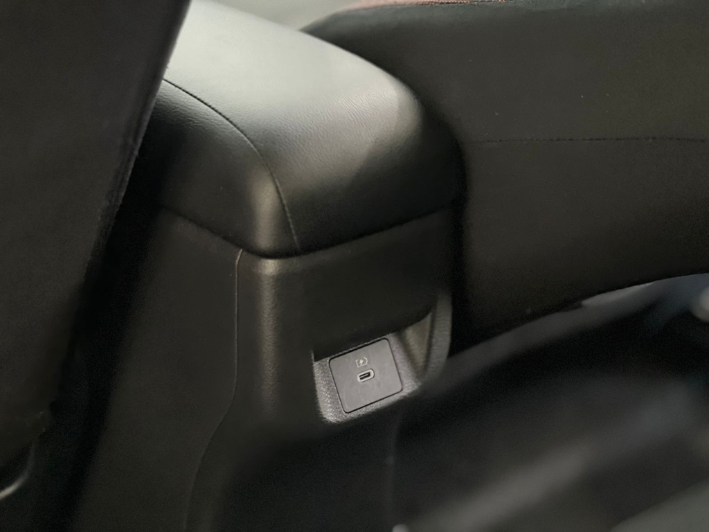 Nissan Versa Cinza