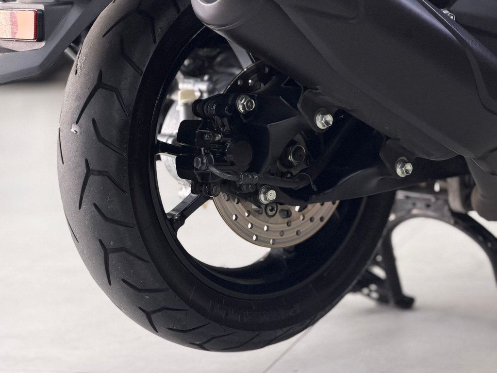 Yamaha NMAX Cinza