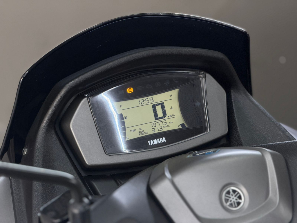 Yamaha NMAX Cinza