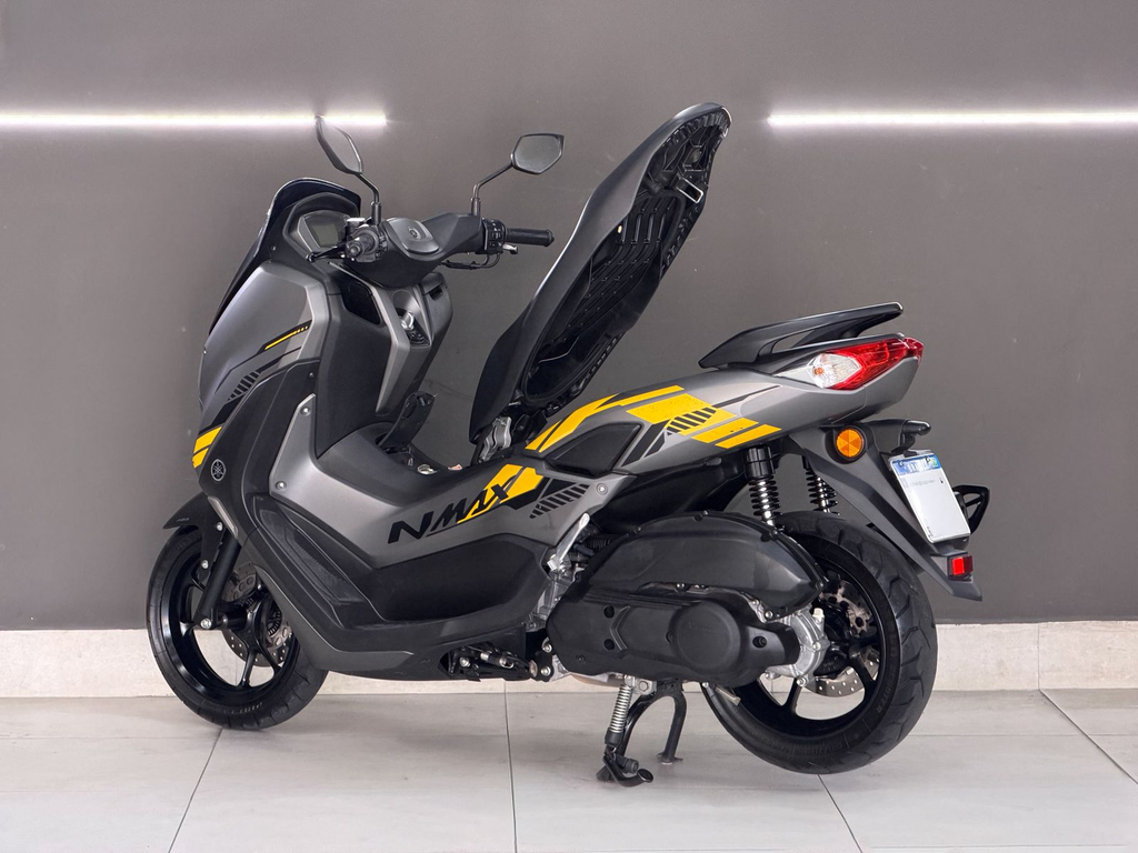 Yamaha NMAX Cinza