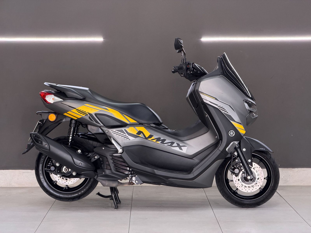 Yamaha NMAX Cinza