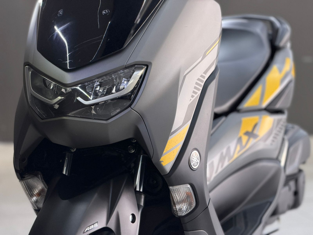 Yamaha NMAX Cinza