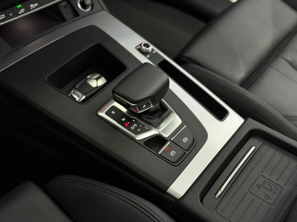 Audi Q5 Cinza