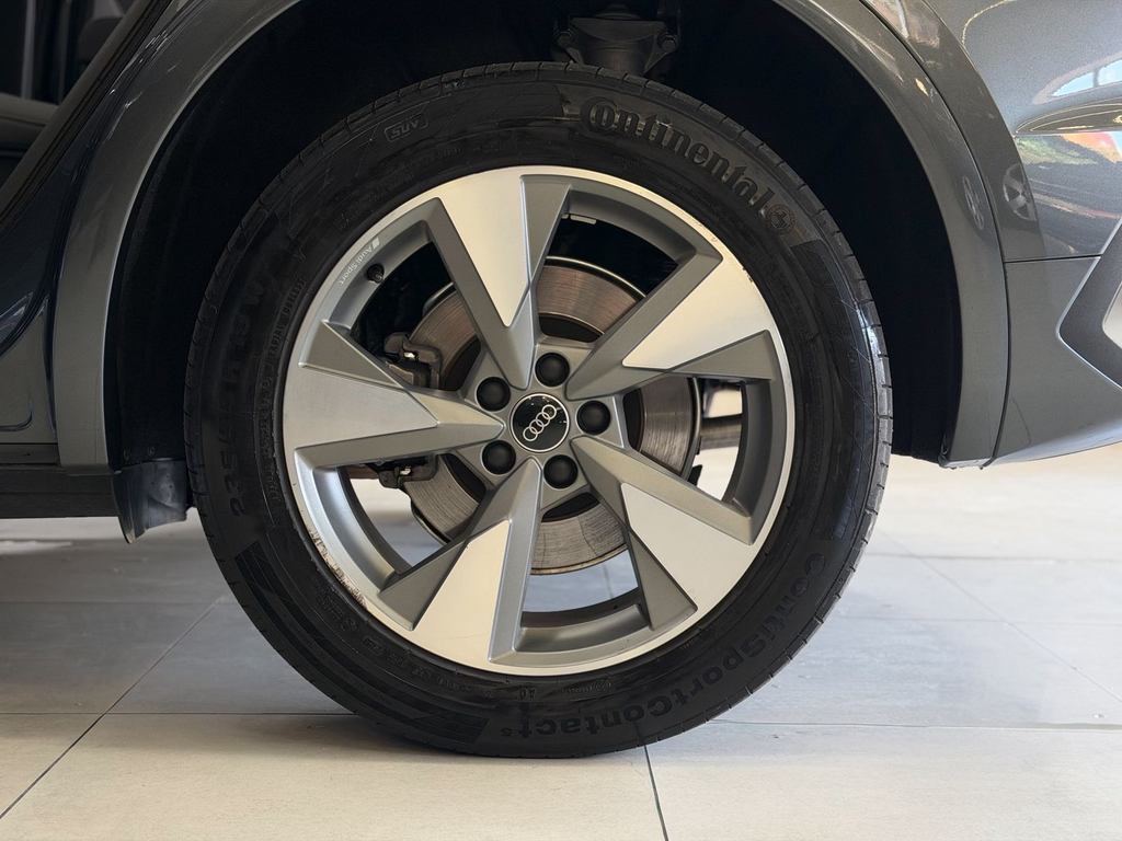 Audi Q5 Cinza
