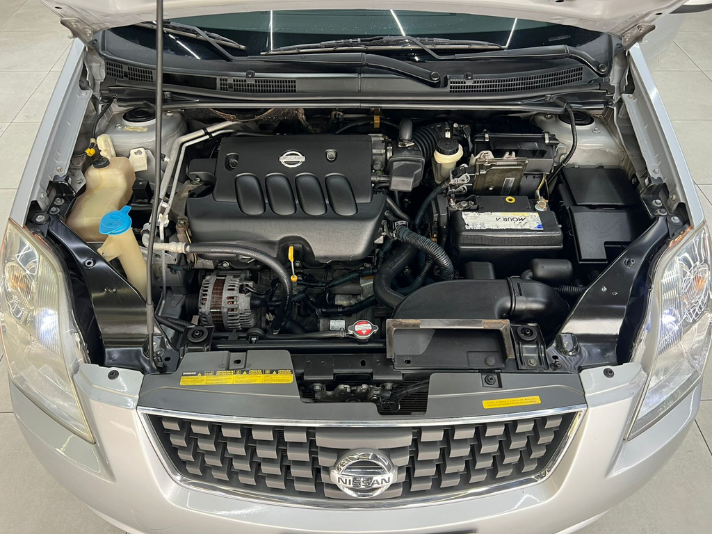 Nissan Sentra Prata