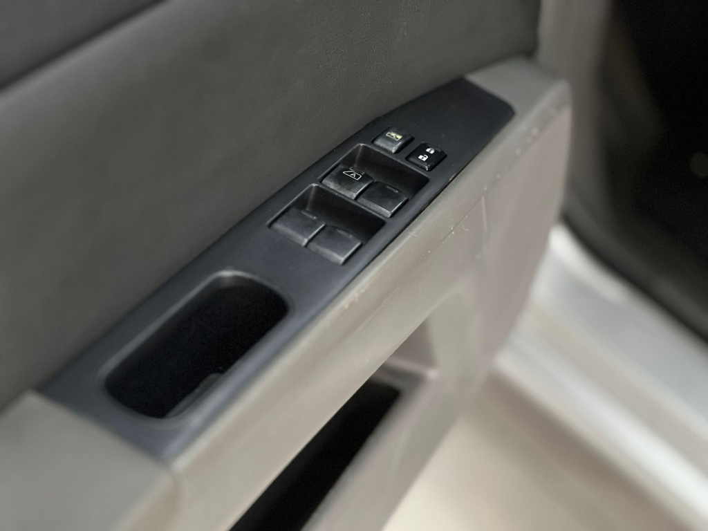 Nissan Sentra Prata