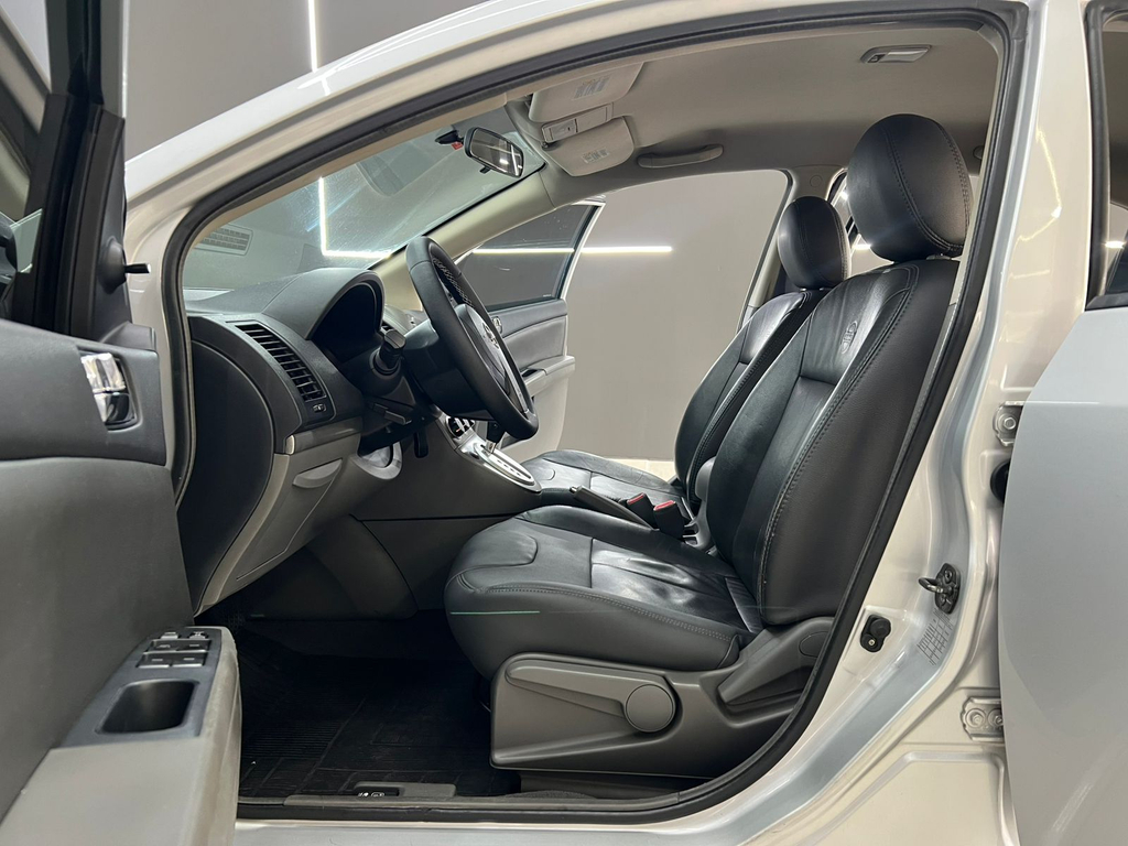 Nissan Sentra Prata