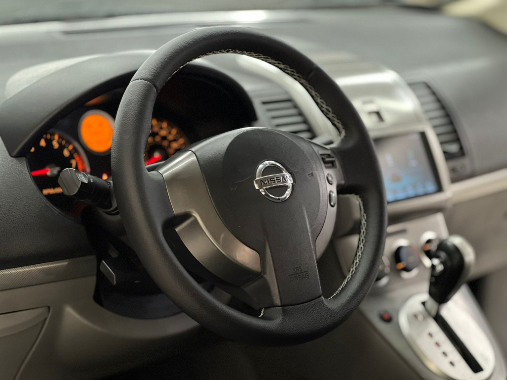 Nissan Sentra Prata