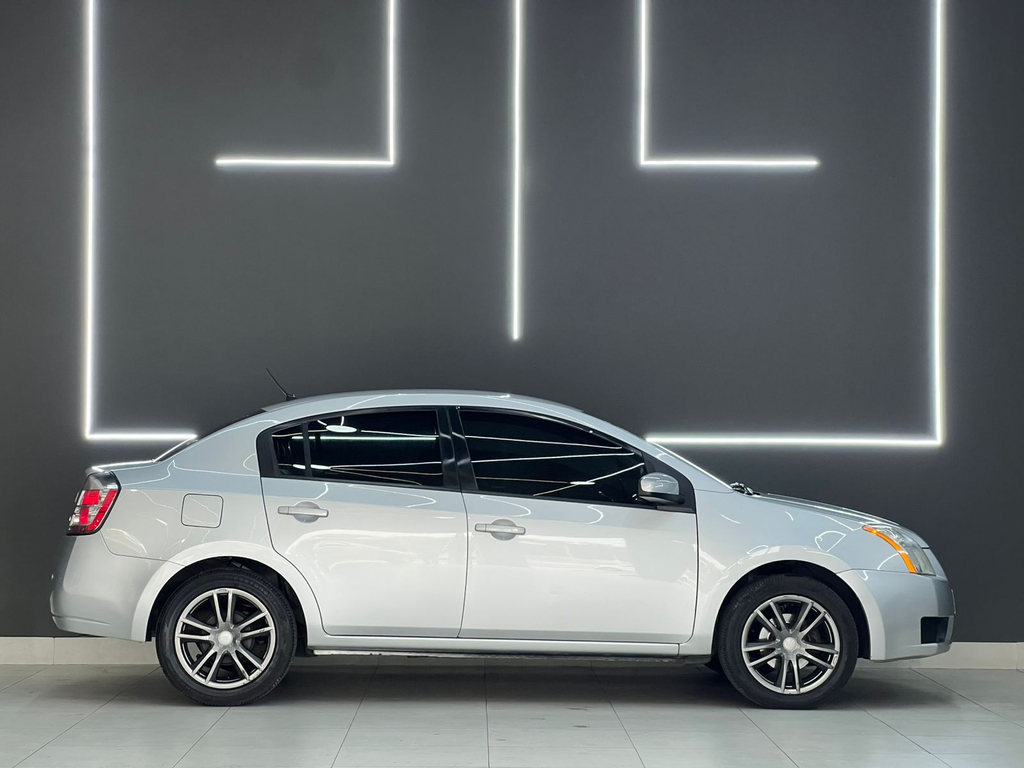 Nissan Sentra Prata