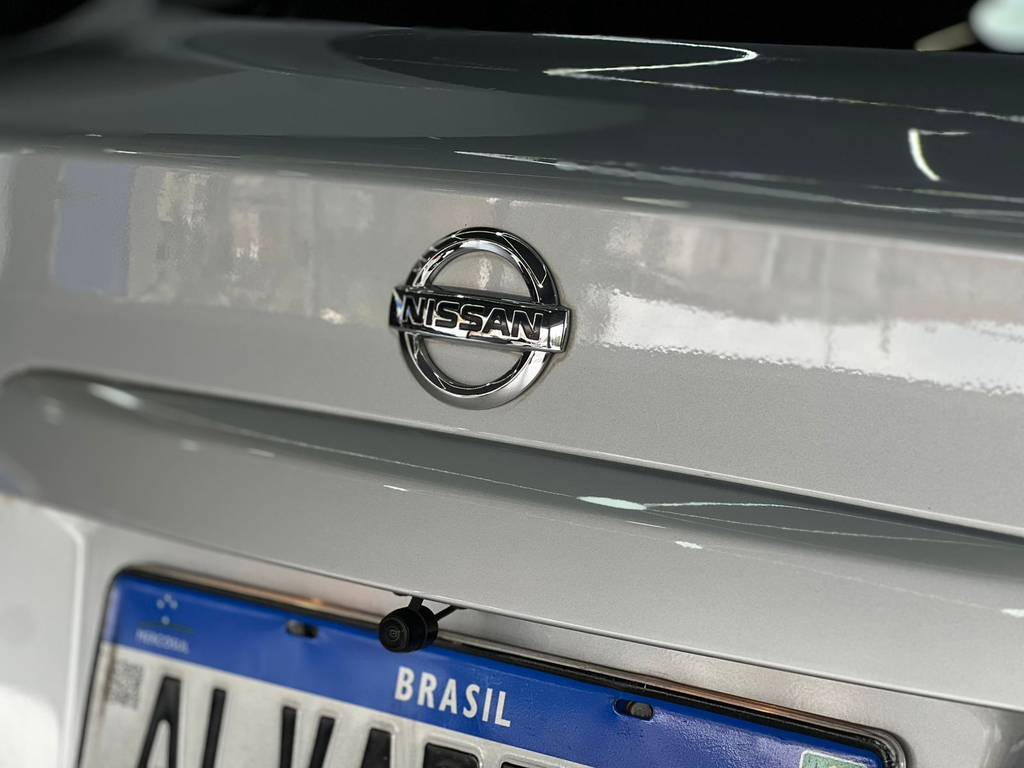 Nissan Sentra Prata