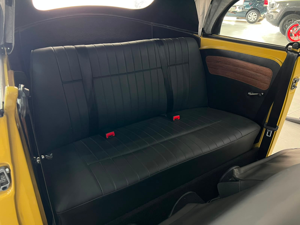 Volkswagen Fusca Amarelo