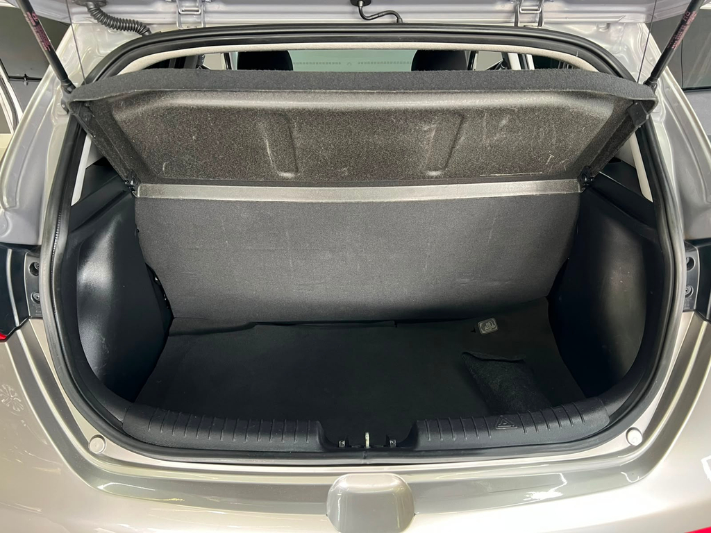 Hyundai HB20 Prata