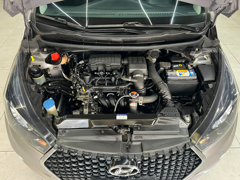 Hyundai HB20 Prata