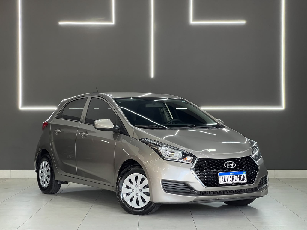 Hyundai HB20 Prata