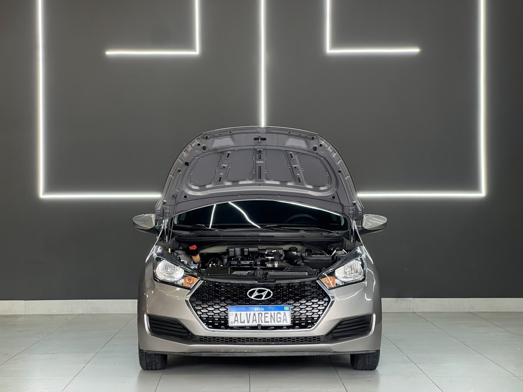 Hyundai HB20 Prata