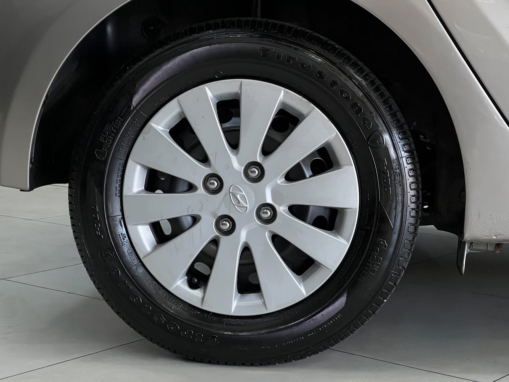Hyundai HB20 Prata