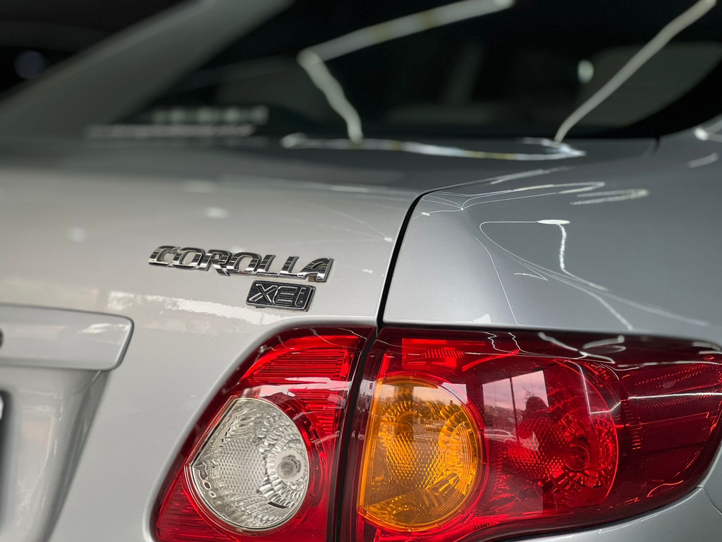 Toyota Corolla Prata