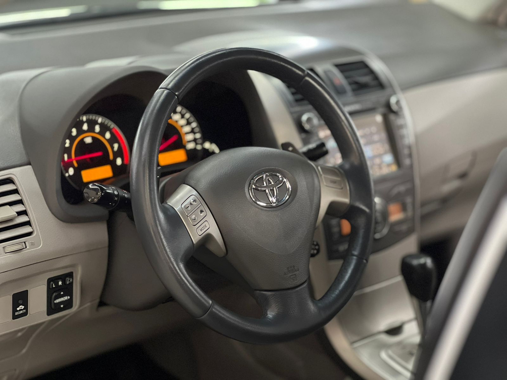 Toyota Corolla Prata