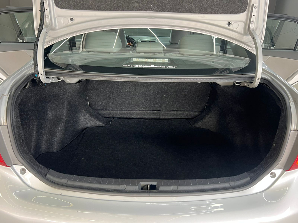 Toyota Corolla Prata