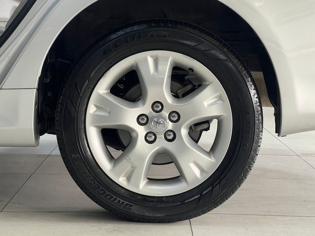 Toyota Corolla Prata