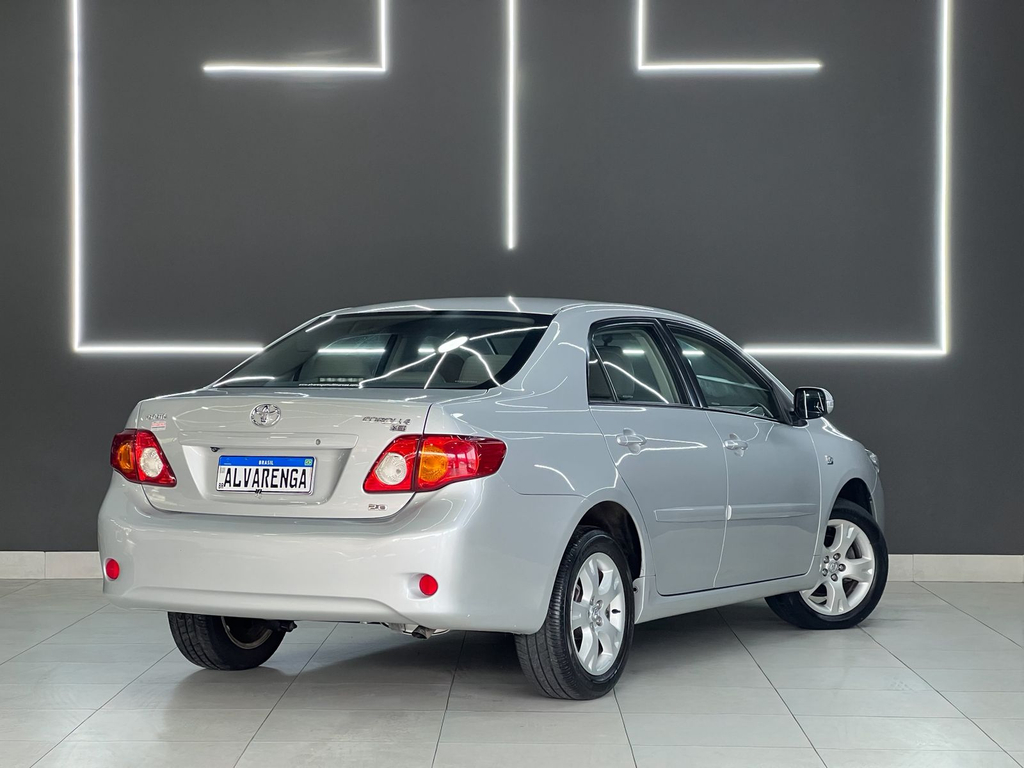 Toyota Corolla Prata