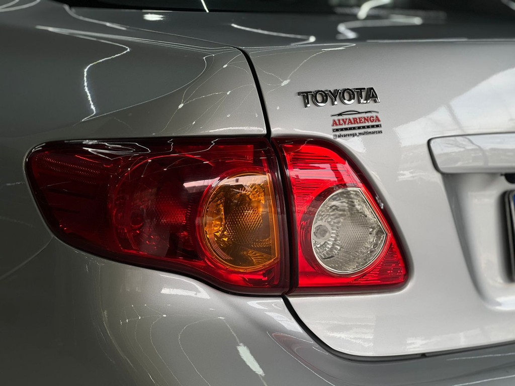 Toyota Corolla Prata