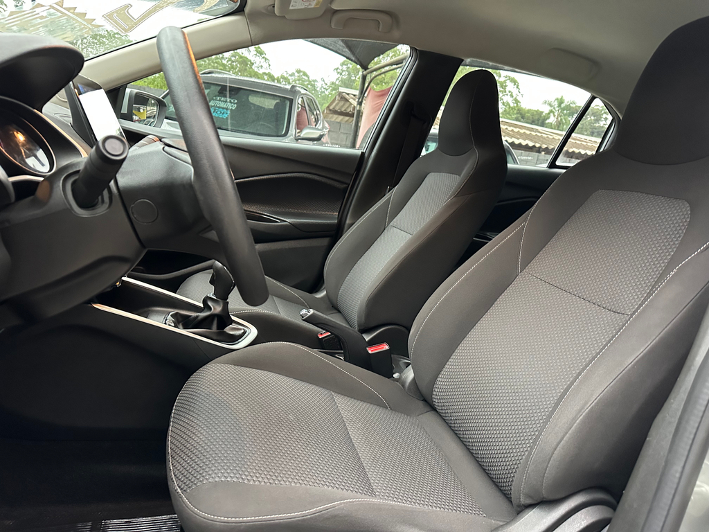 Chevrolet Onix Prata