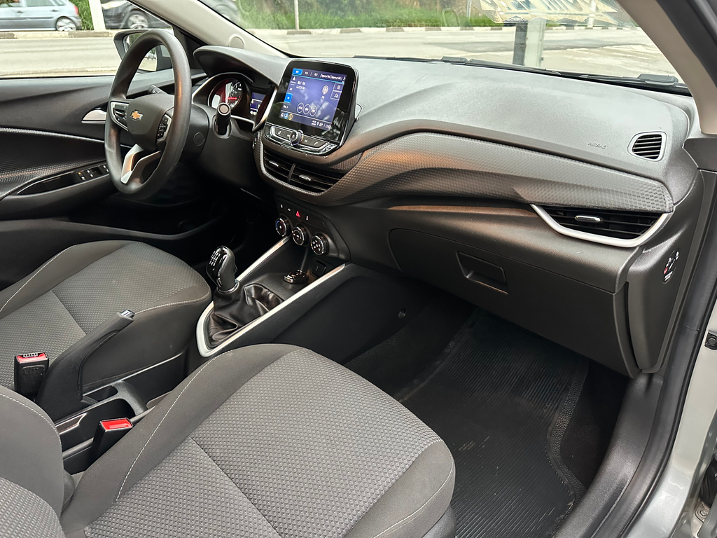 Chevrolet Onix Prata