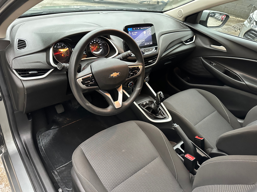 Chevrolet Onix Prata