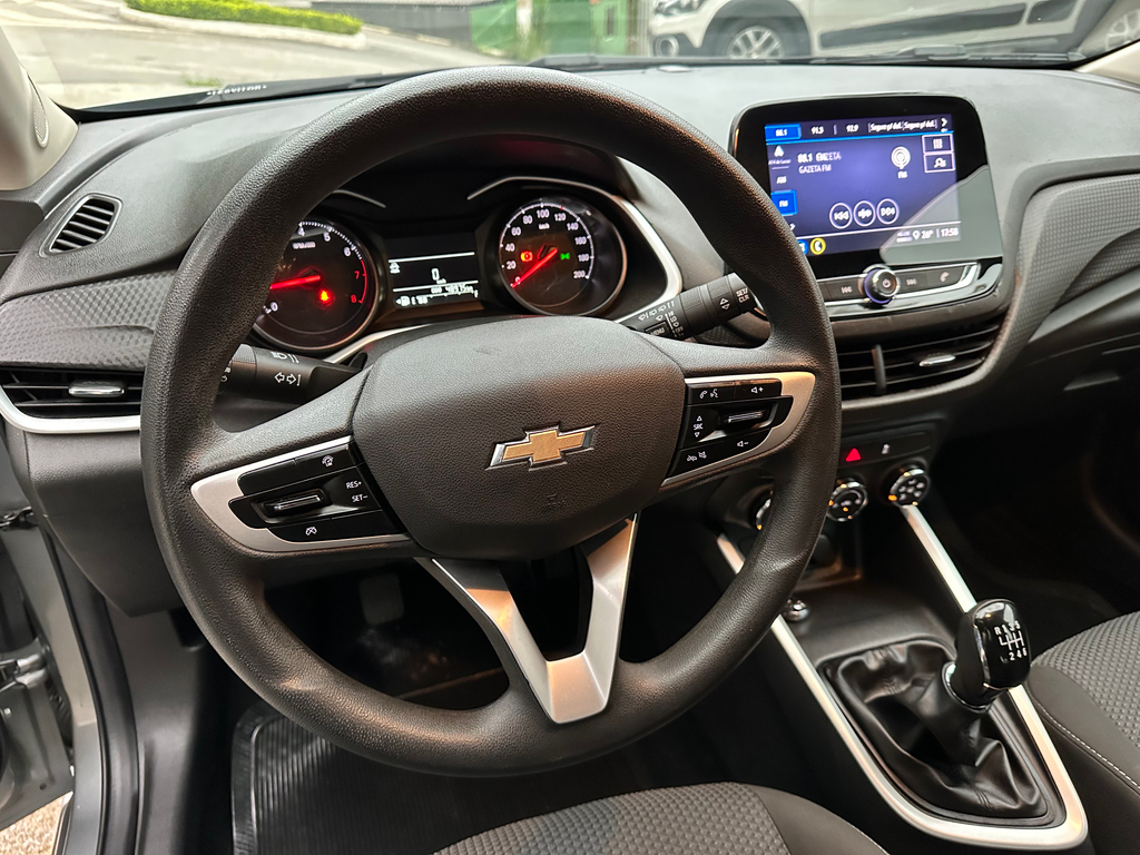Chevrolet Onix Prata