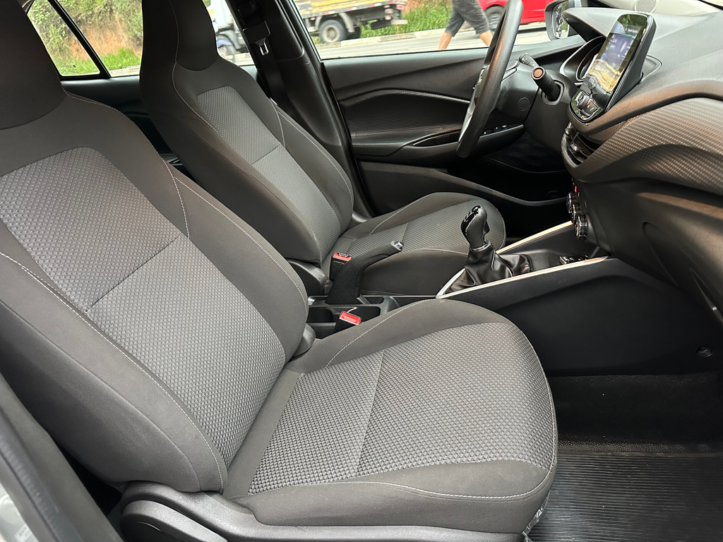 Chevrolet Onix Prata