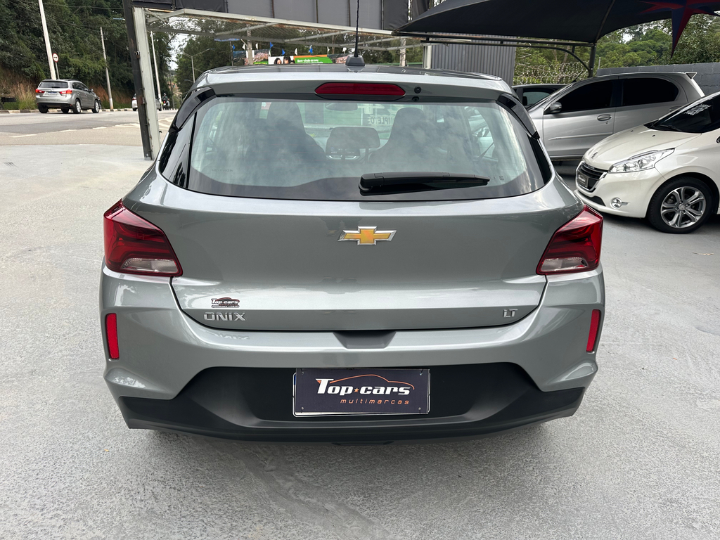 Chevrolet Onix Prata