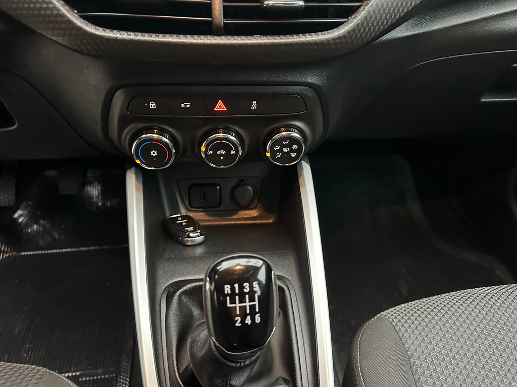 Chevrolet Onix Prata