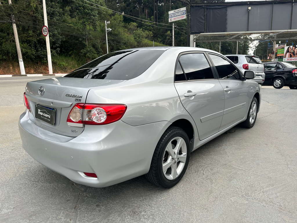 Toyota Corolla Prata