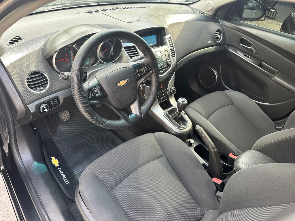Chevrolet Cruze Preto