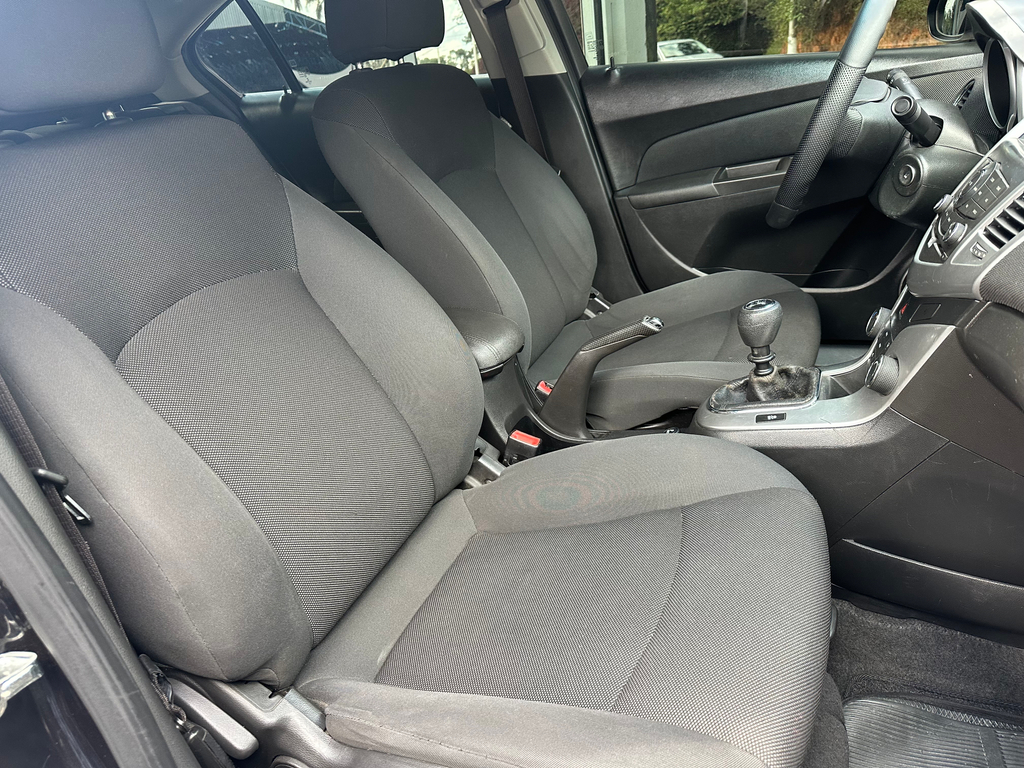 Chevrolet Cruze Preto