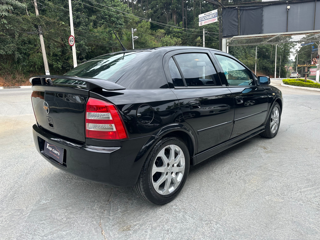 Chevrolet Astra Hatch Preto