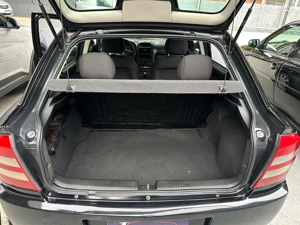 Chevrolet Astra Hatch Preto
